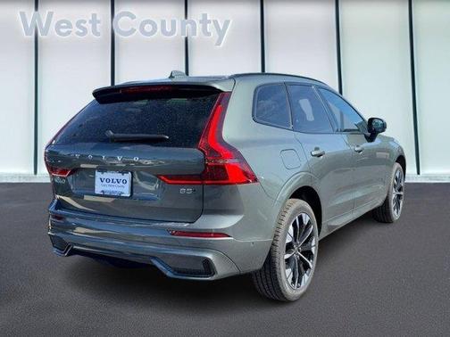 2026 Volvo XC60 B5 Plus