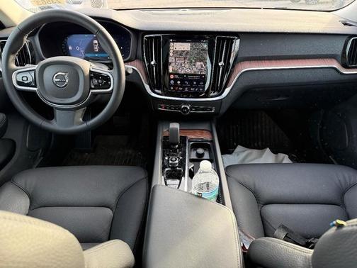 2026 Volvo V60 Cross Country B5 Plus