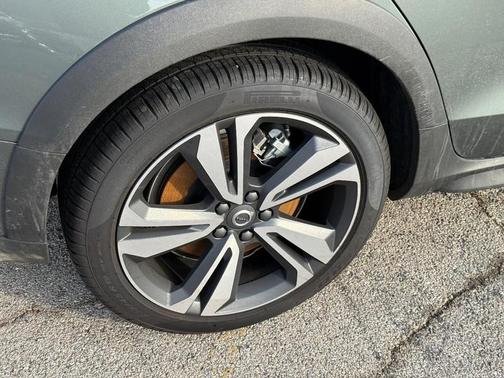 2026 Volvo V60 Cross Country B5 Plus