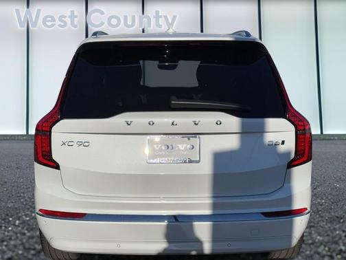 2025 Volvo XC90 B6 Plus 7-Seater