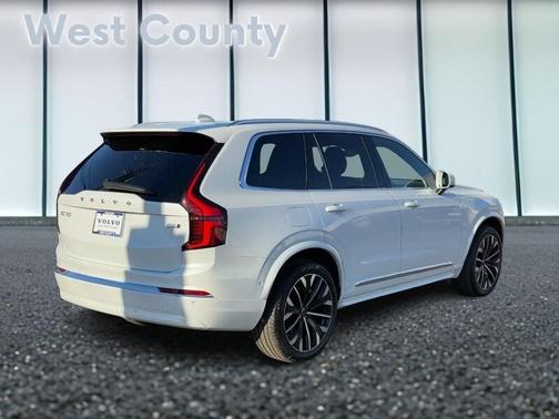 2025 Volvo XC90 B6 Plus 7-Seater