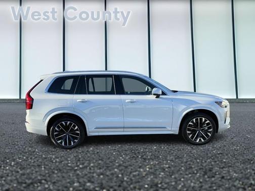 2025 Volvo XC90 B6 Plus 7-Seater