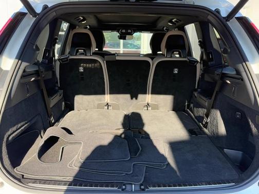 2025 Volvo XC90 B6 Plus 7-Seater