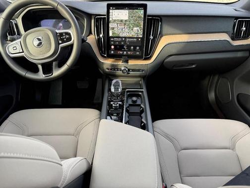 2026 Volvo XC60 B5 Core