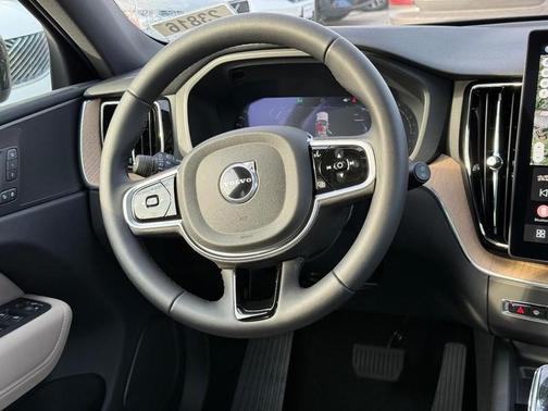 2026 Volvo XC60 B5 Core