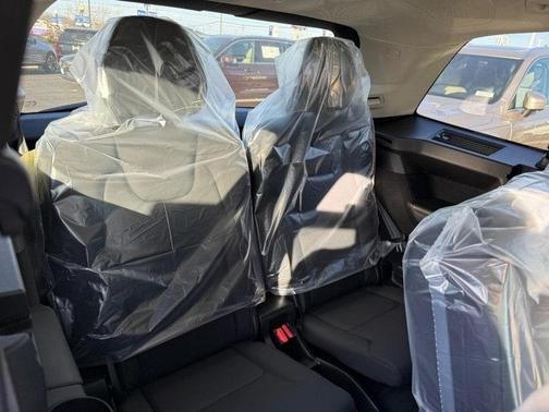 Denim Blue Metallic 2026 Volvo XC90 Plug-In Hybrid T8 Plus 7-Seater