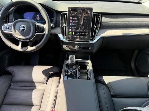 2025 Volvo XC90 Plug-In Hybrid T8 Ultra 7-Seater