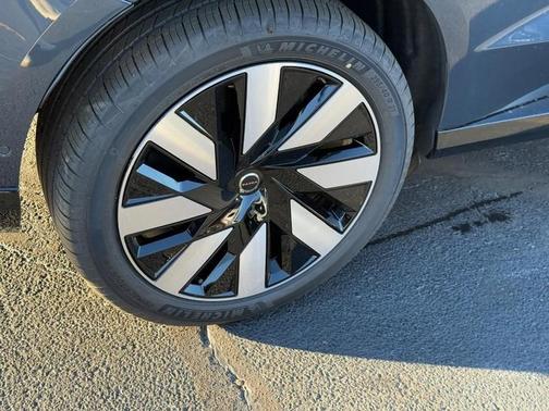 2025 Volvo EX90 Twin Motor Plus