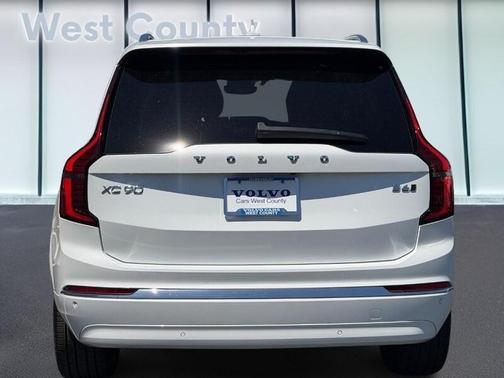 2025 Volvo XC90 B6 Plus 7-Seater