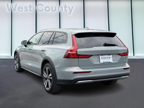 Metallic 2025 Volvo V60 Cross Country B5 Plus