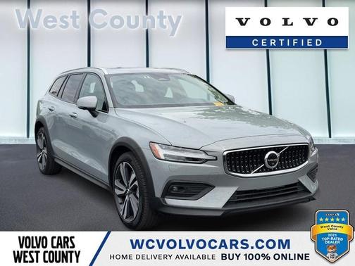 Metallic 2025 Volvo V60 Cross Country B5 Plus