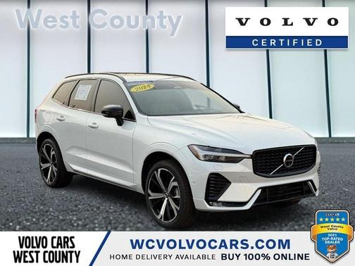 2024 Volvo XC60 B5 Ultimate Dark Theme