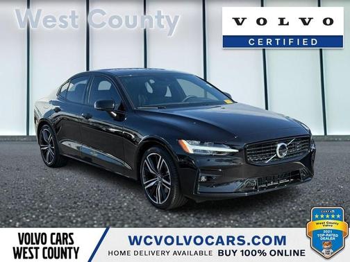 2022 Volvo S60 B5 R-Design
