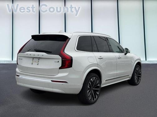 Crystal White Pearl 2026 Volvo XC90 B6 Plus 7-Seater