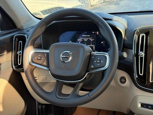 2026 Volvo XC40 B5 Plus