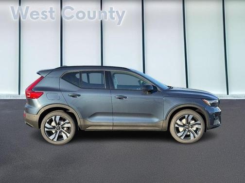 2026 Volvo XC40 B5 Plus