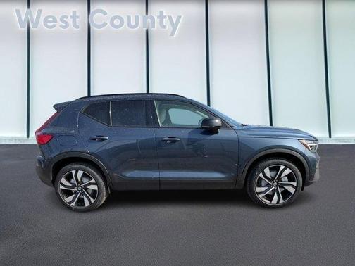 2026 Volvo XC40 B5 Ultra
