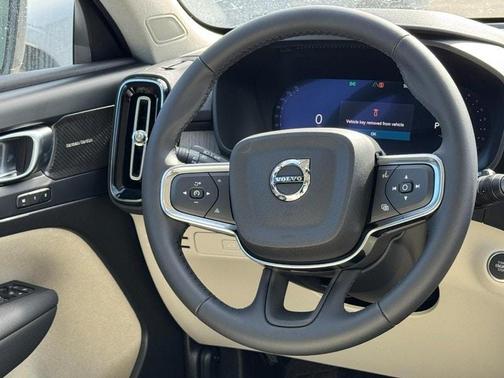 2026 Volvo XC40 B5 Ultra