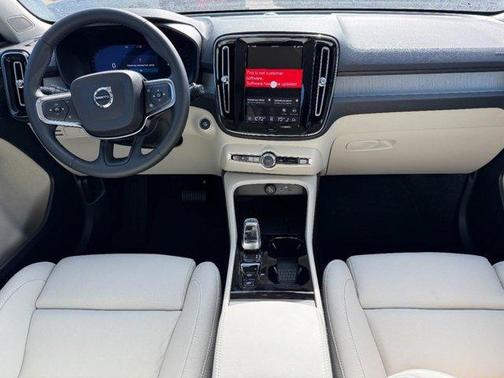 2026 Volvo XC40 B5 Ultra