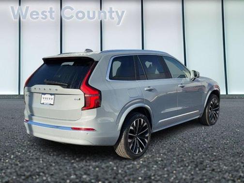 2025 Volvo XC90 B6 Plus 7-Seater