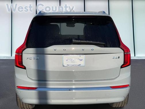 2025 Volvo XC90 B6 Plus 7-Seater