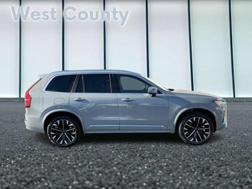 2025 Volvo XC90 B6 Plus 7-Seater