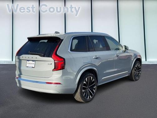 2025 Volvo XC90 B6 Plus 7-Seater