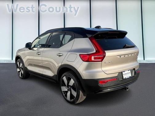 2023 Volvo XC40 Recharge Pure Electric Twin Plus