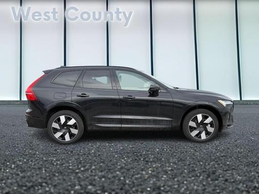 2025 Volvo XC60 Plug-In Hybrid T8 AWD Plus