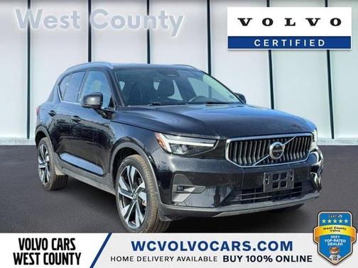 2023 Volvo XC40 B5 Ultimate Bright Theme