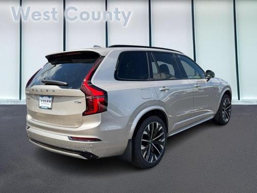Dark 2026 Volvo XC90 Plug-In Hybrid T8 AWD Ultra Dark Theme 6-Seater