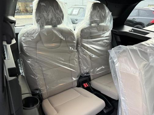 2026 Volvo XC90 B6 Core