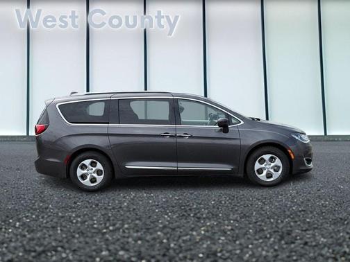 2018 Chrysler Pacifica Hybrid Touring L