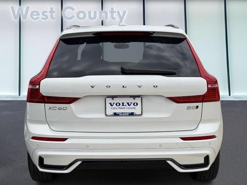 Crystal White 2025 Volvo XC60 B5 Plus