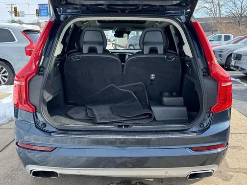 2020 Volvo XC90 T6 Momentum 6 Passenger