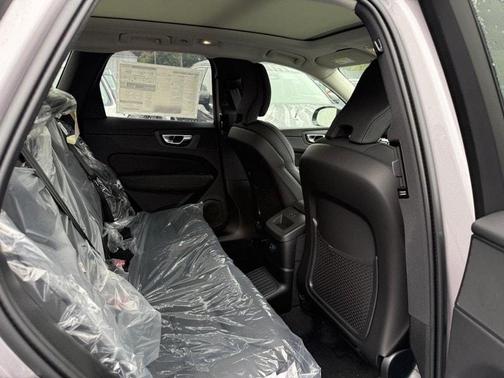 2026 Volvo XC60 Plug-In Hybrid T8 Plus