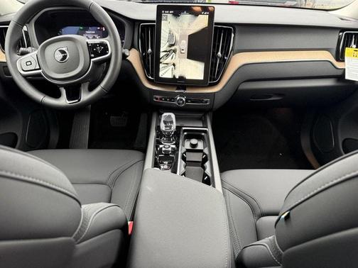 2026 Volvo XC60 Plug-In Hybrid T8 Plus