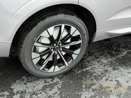 2026 Volvo XC60 Plug-In Hybrid T8 Plus