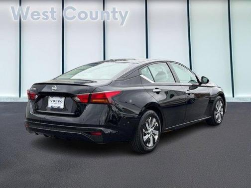 Black 2019 Nissan Altima 2.5 S
