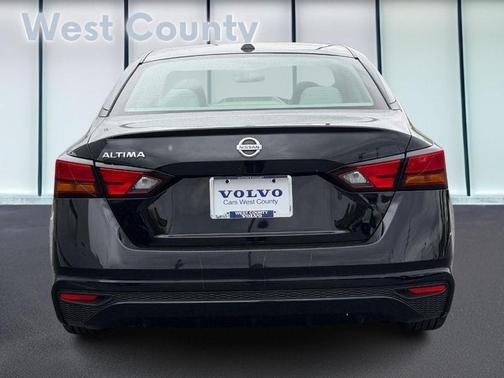 Black 2019 Nissan Altima 2.5 S