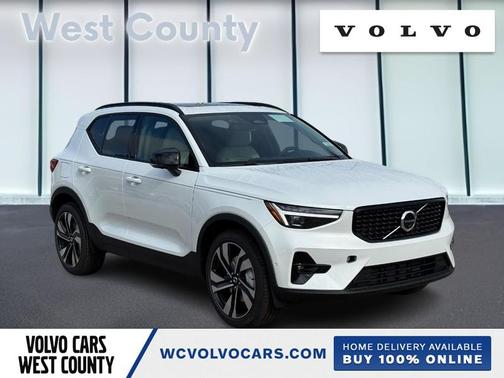 2026 Volvo XC40 B5 Ultra