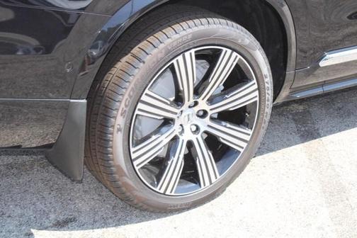 2025 Volvo XC90 Plug-In Hybrid T8 AWD Plus 7-Seater