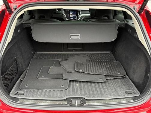 2021 Volvo V60 Cross Country T5