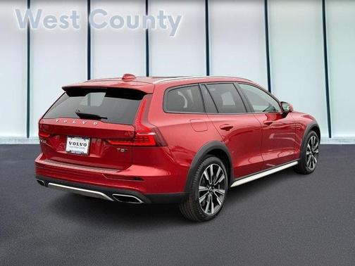 2021 Volvo V60 Cross Country T5
