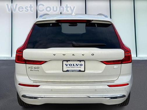 2022 Volvo XC60 Recharge Plug-In Hybrid T8 Inscription Extended Range