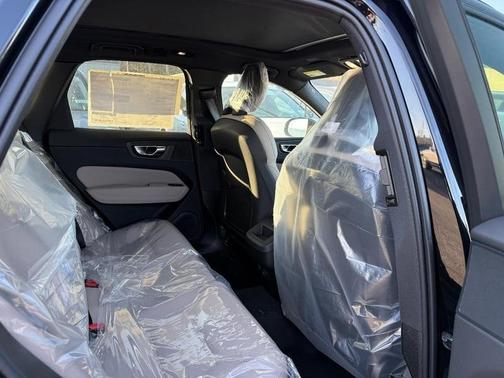 2026 Volvo XC60 B5 Core
