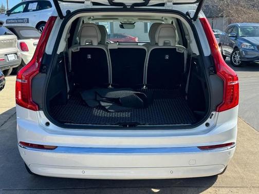 2024 Volvo XC90 B6 Ultimate Bright Theme 7-Seater