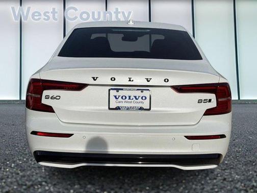 2024 Volvo S60 B5 Plus Black Edition