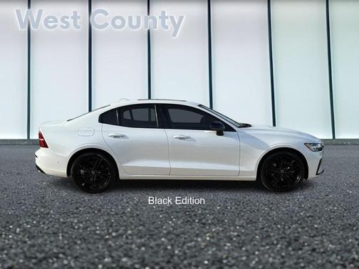 2024 Volvo S60 B5 Plus Black Edition