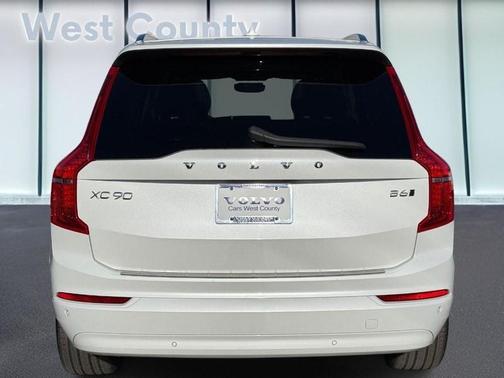 2023 Volvo XC90 B6 Core